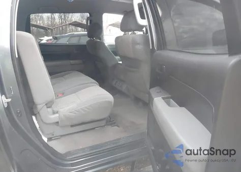 2010 Toyota Tundra Grade 5.7L V8 z USA, uszkodzony, nr VIN 5TFDY5F18AX098646